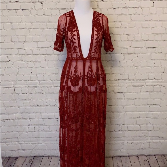 Stunning Red Deep V Neckline Lace Dress - Picture 5 of 7